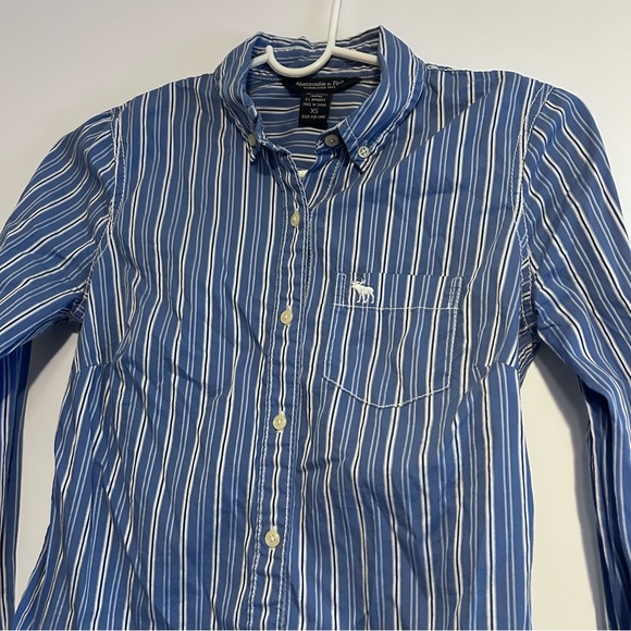 Blue and White Striped Button Up - Picture 4 of 9